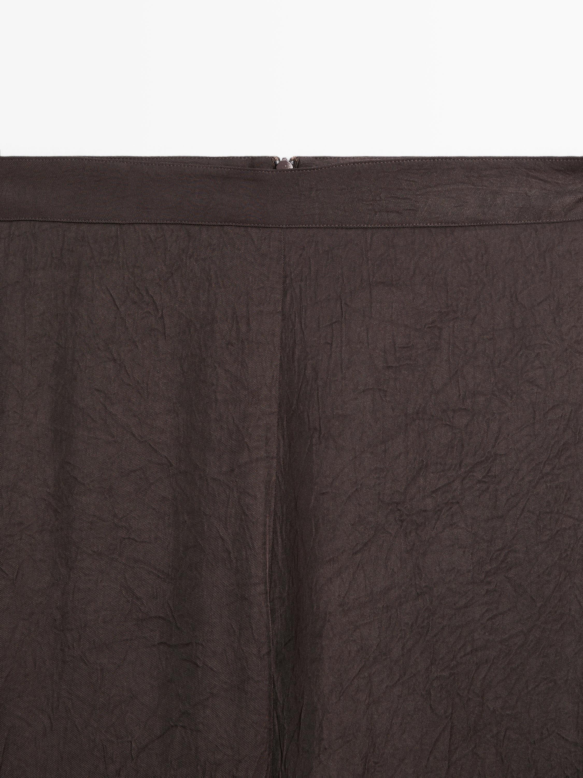 Flowing split hem trousers